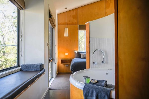 Cradle Mountain Wilderness Village (Lorinna)